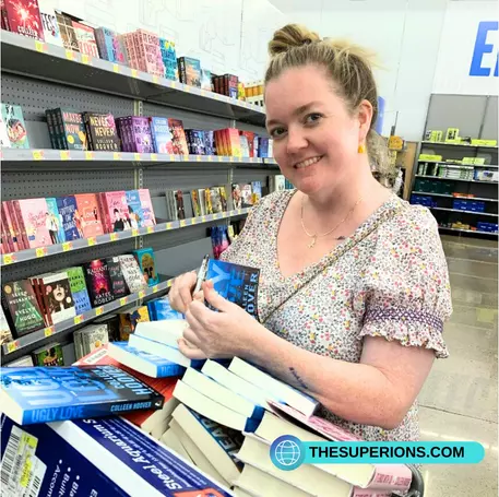 Colleen Hoover Engaging With Readers